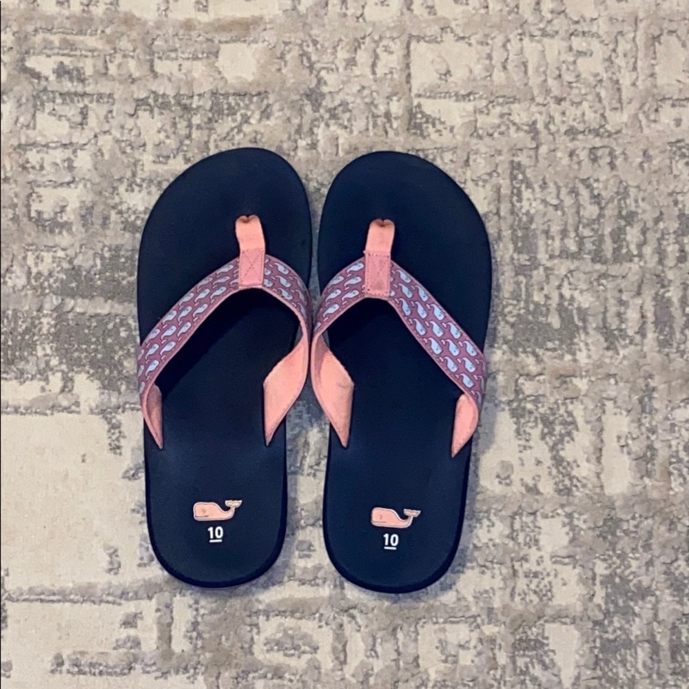 Vineyard Vines Flip Flops